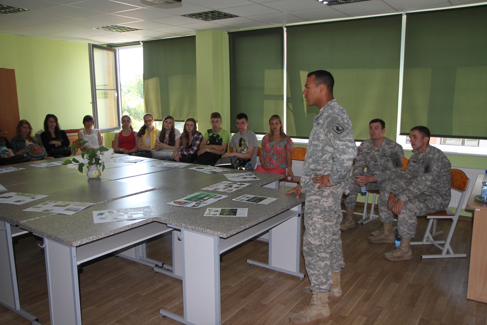 US paratroopers spend Memorial Day speaking with Latvian children