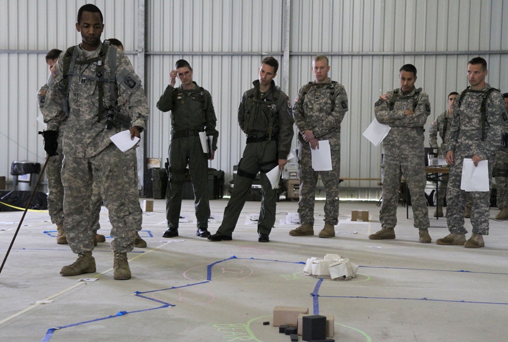 Austrian and US troops perform rehearsel drills