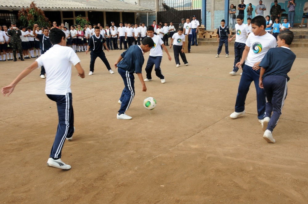 US, Honduras military; NGOs provide support to Honduras schools