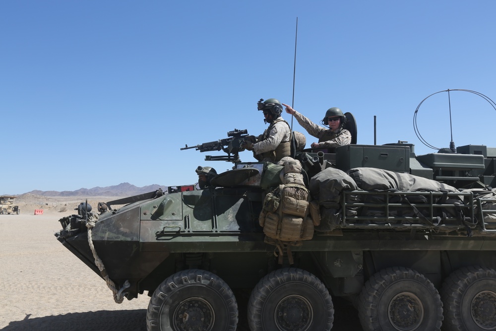 Lt. Gen. Toolan Tours 1st Marine Logistics Group Forward Operating Base