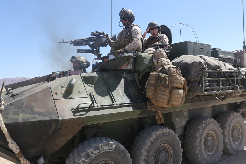 Lt. Gen. Toolan Tours 1st Marine Logistics Group Forward Operating Base