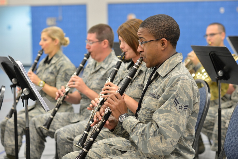 Air National Guard's Band of the South practices