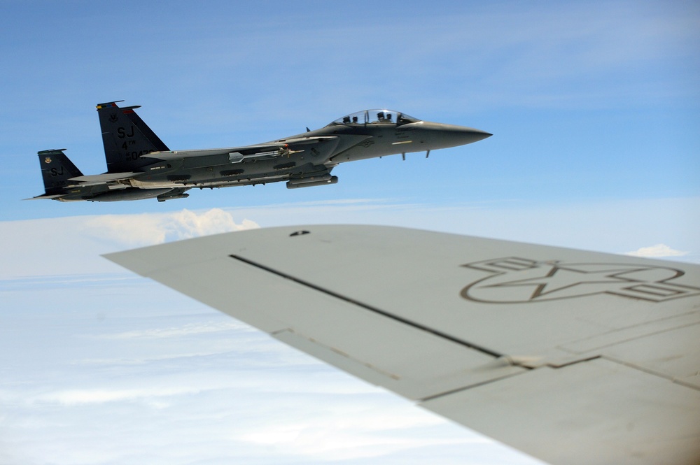 Col. Leavitt conducts final flight as 4th FW commander