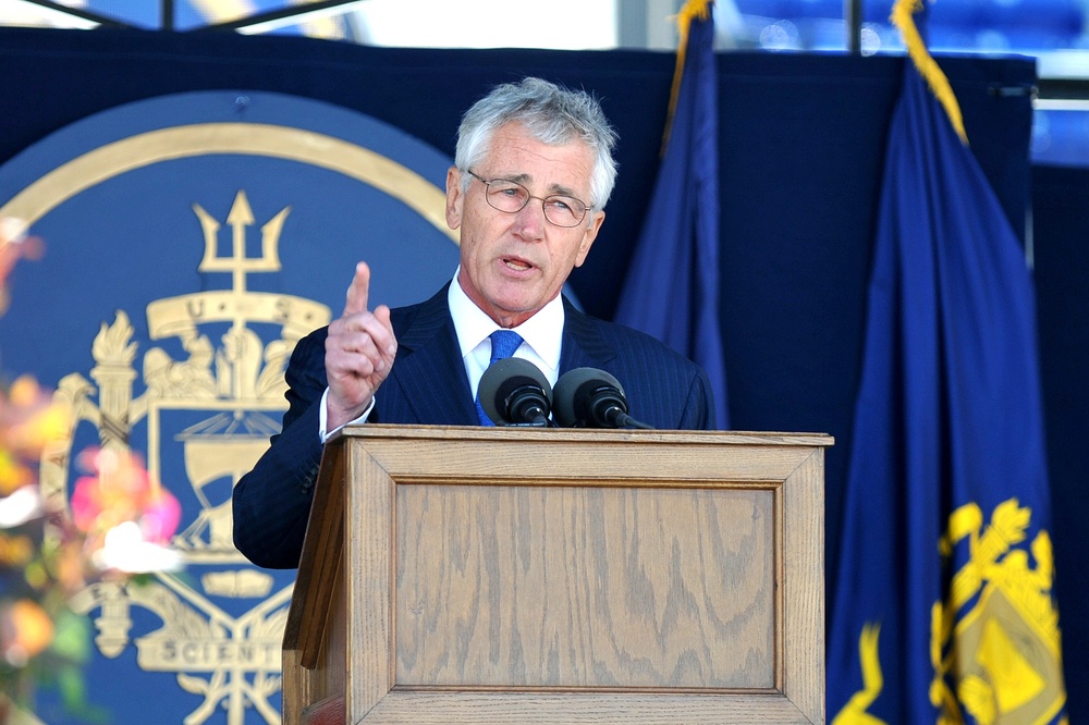 Hagel speaks to 2014 Naval Academy graduates