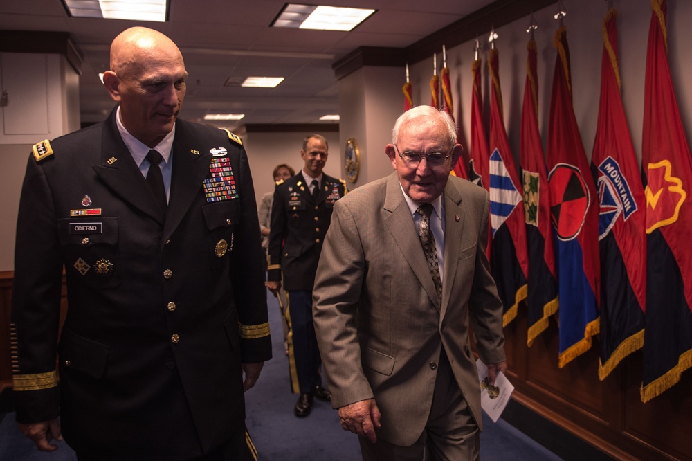 DVIDS Images Gen. Douglas MacArthur Leadership Award [Image 1 of 10]