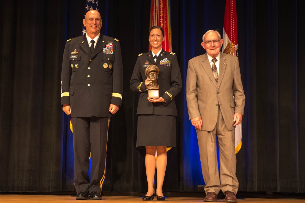 Gen. Douglas MacArthur Leadership Award