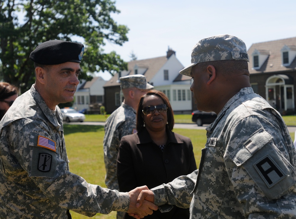 Brig. Gen. Dunn farewells the lieutenant colonel and Mrs. Hefner