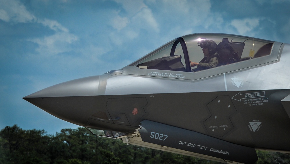 Final F-35A Lightning II lands on Eglin