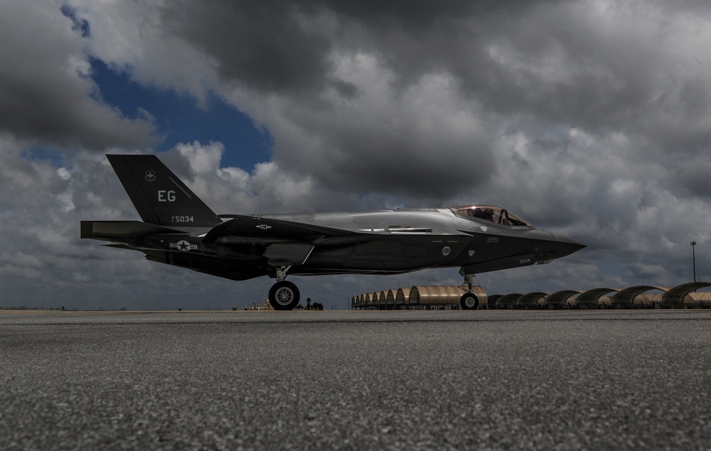 Final F-35A Lightning II lands on Eglin