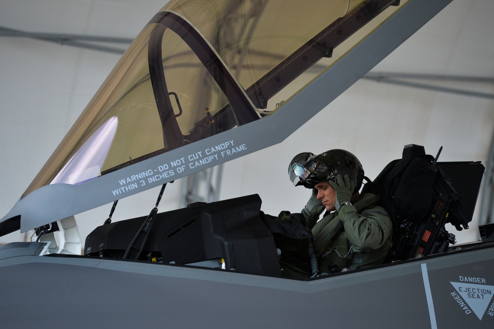 Final F-35A Lightning II lands on Eglin