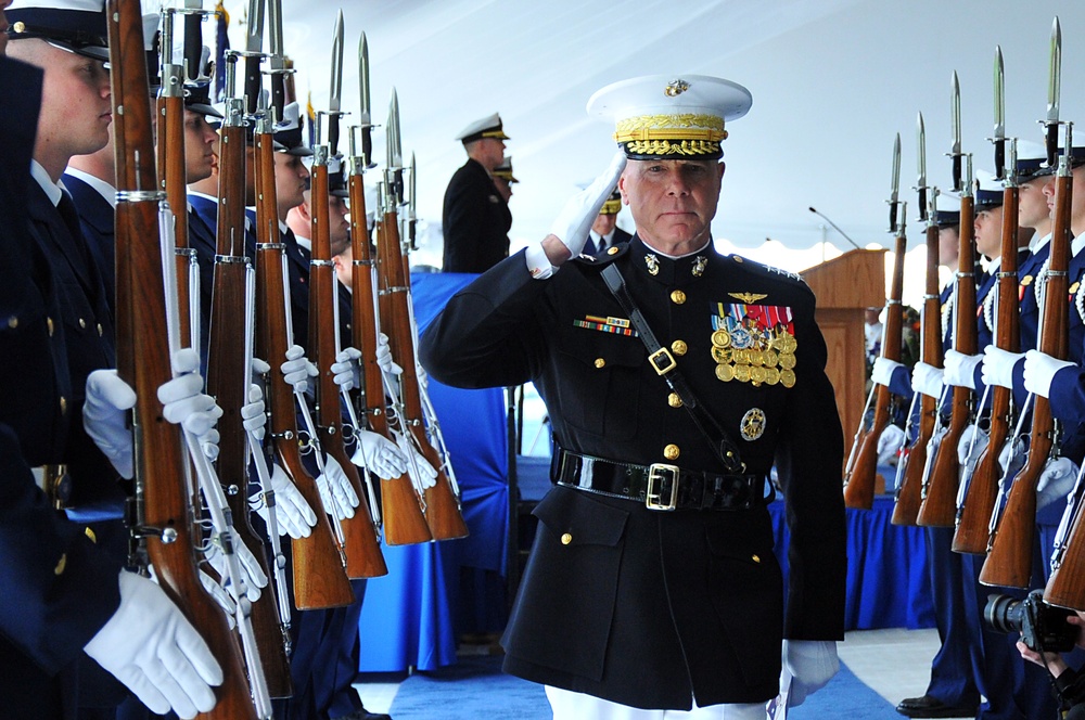 Amos attends Coast Guard commandant change of command