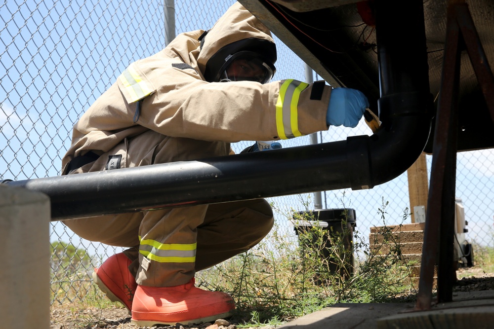 Biohazard training gives Marines chance to work with outside agencies