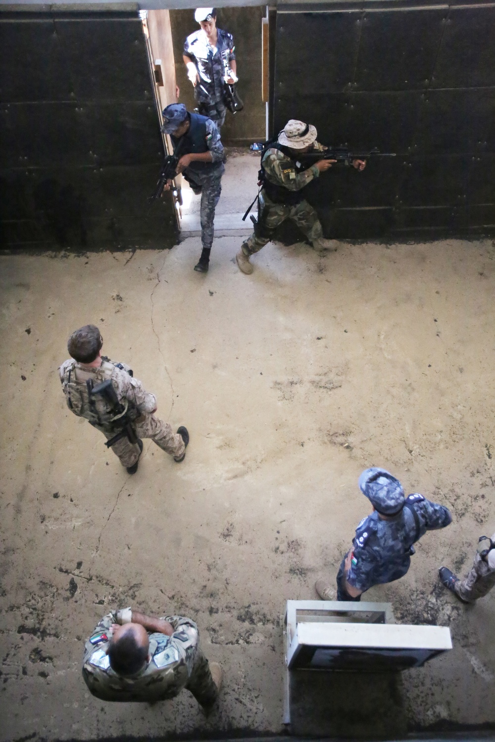 Navy conducts training during Eager Lion 2014