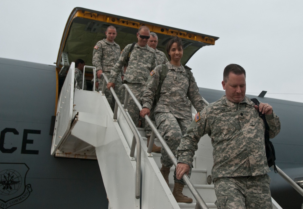3rd Battalion, 411th Regiment (Logistical Support Battalion) arrives in the US Virgin Islands for Annual Training