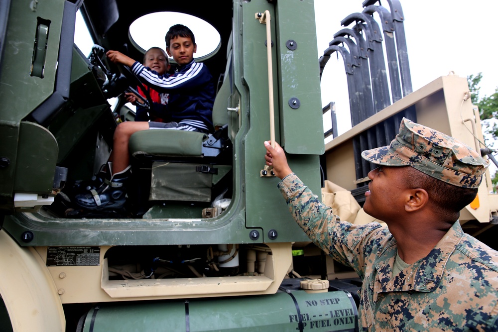 Marines and sailors of BSRF-14 work hard, play hard with kids for Children’s Day