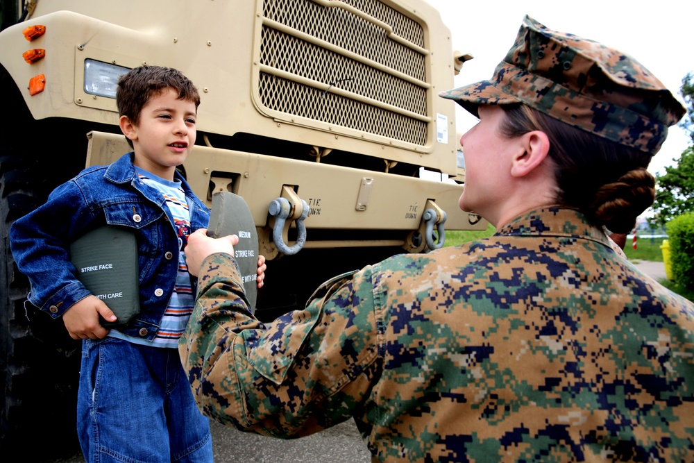 Marines and sailors of BSRF-14 work hard, play hard with kids for Children’s Day