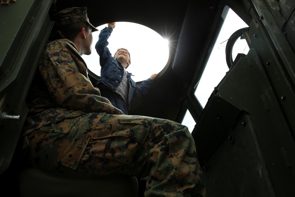 Marines and sailors of BSRF-14 work hard, play hard with kids for Children’s Day