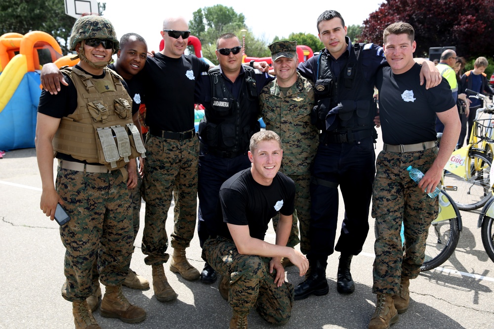 Marines and sailors of BSRF-14 work hard, play hard with kids for Children’s Day