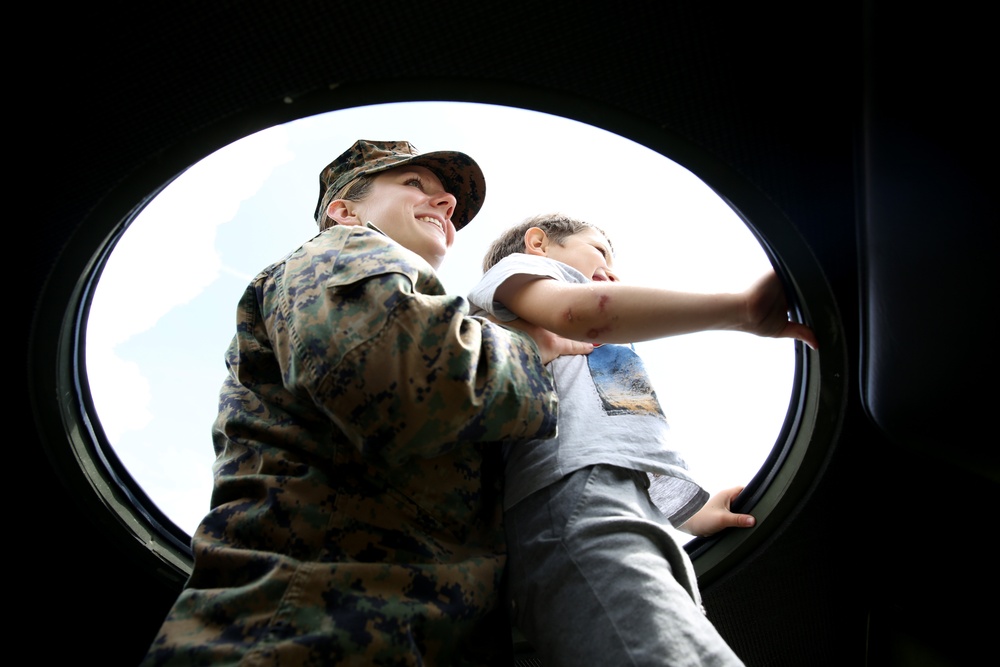 Marines and sailors of BSRF-14 work hard, play hard with kids for Children’s Day