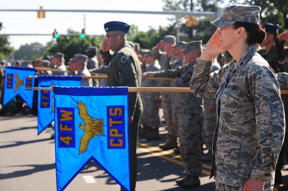 4th FW welcomes new commander
