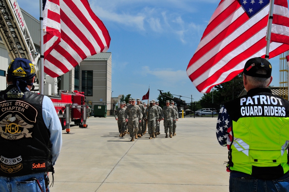 Delaware aviation unit receives emotional send-off