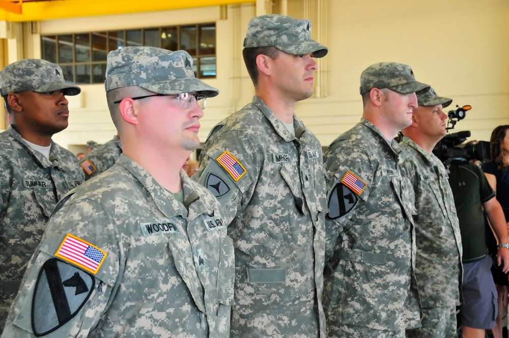 Delaware aviation unit receives emotional send-off