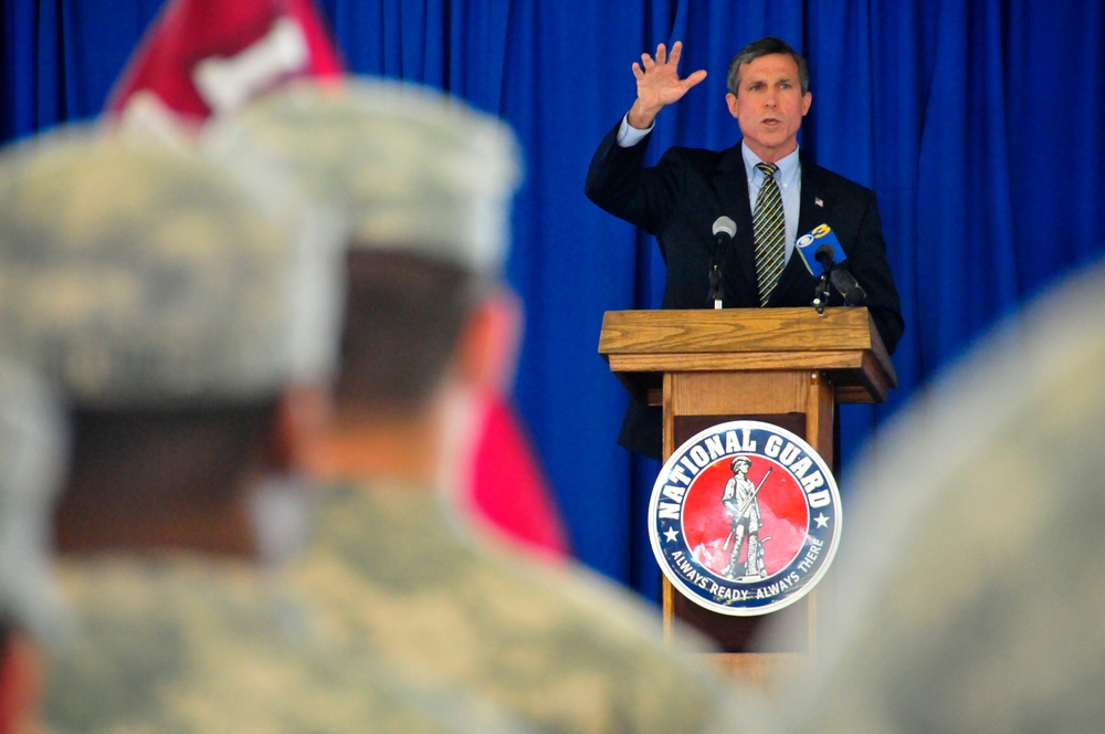 Delaware aviation unit receives emotional send-off