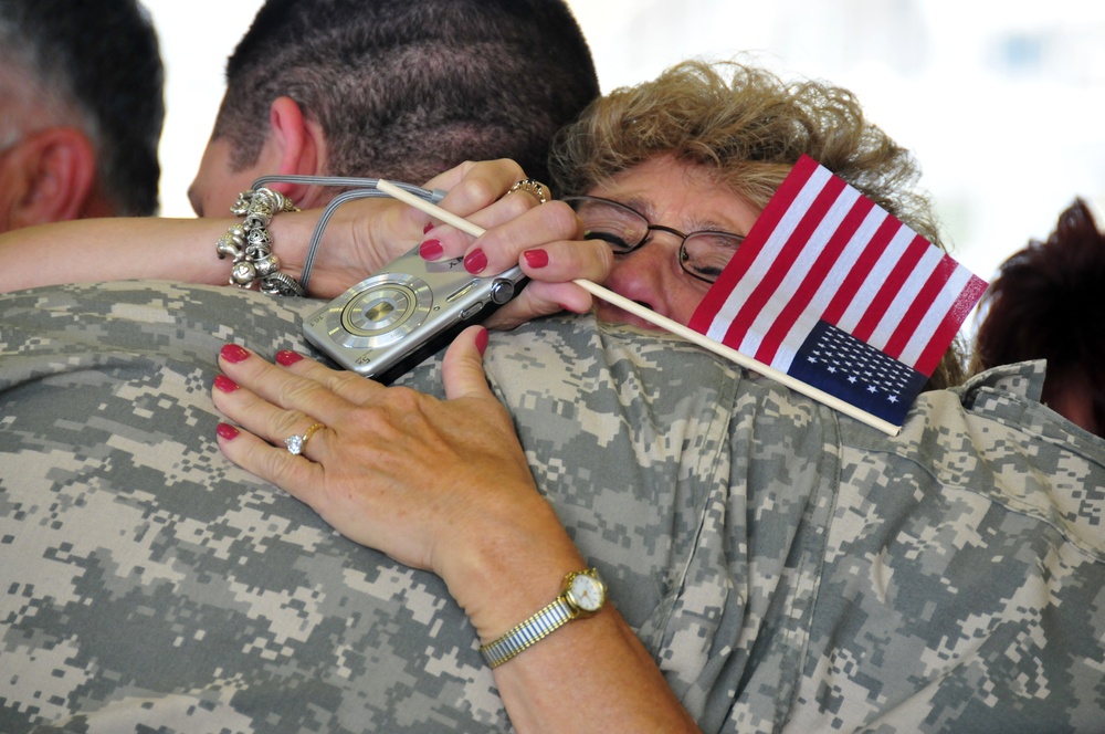 Delaware aviation unit receives emotional send-off