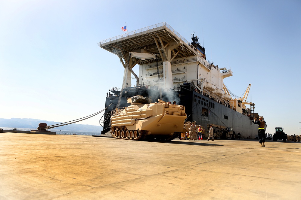 1st Marine Expeditionary Brigade conducts Maritime Prepositioning Force offload during Exercise Eager Lion 2014