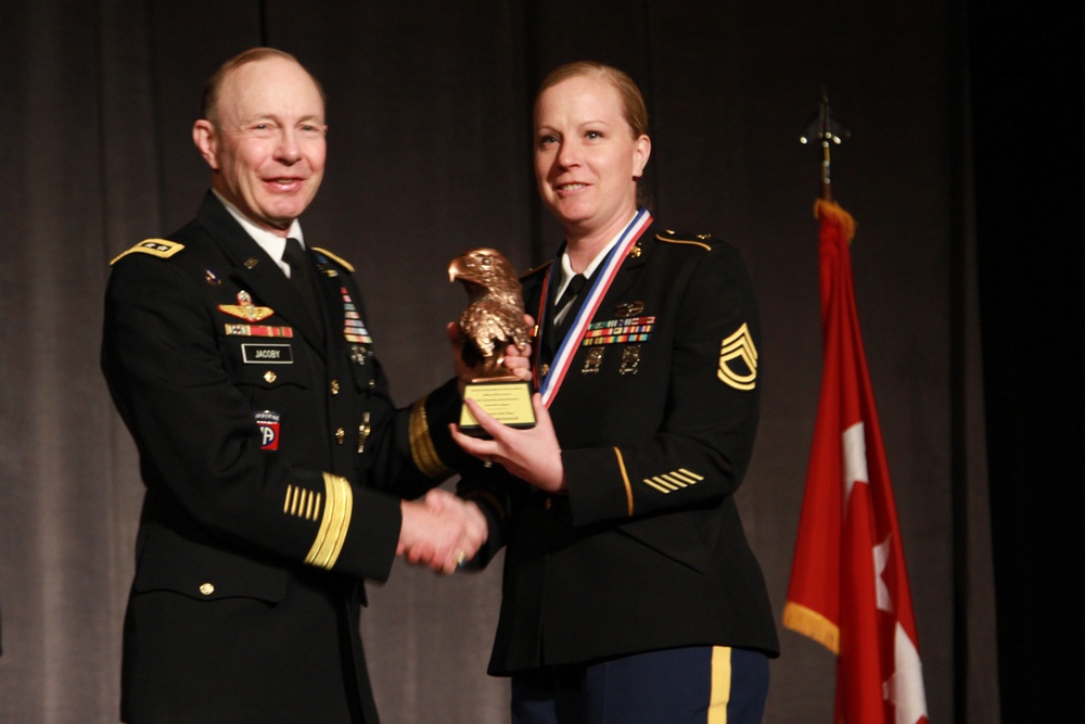 4th Infantry Division’s outstanding enlisted receive honors