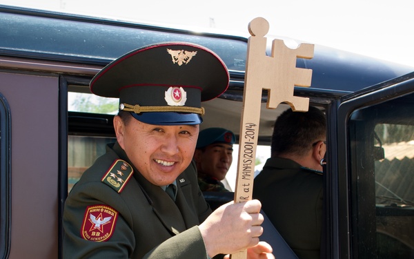 Transit Center at Manas hosts transfer ceremony