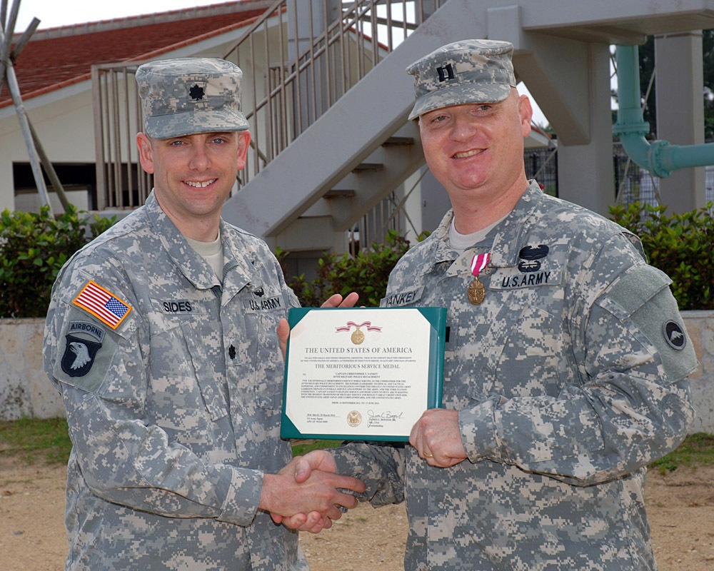 USARPAC MP BN Japan Lt. Col. James Sides visits 247th MP DET COC at Torii Beach May 16, 2014