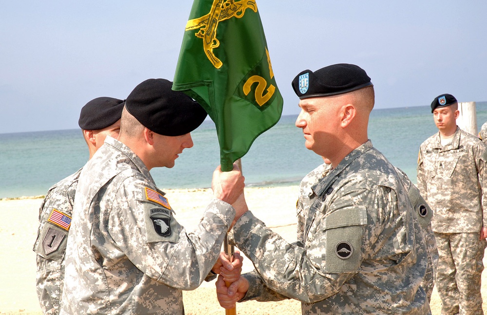 USARPAC MP BN Japan Lt. Col. James Sides visits 247th MP DET COC at Torii Beach May 16, 2014