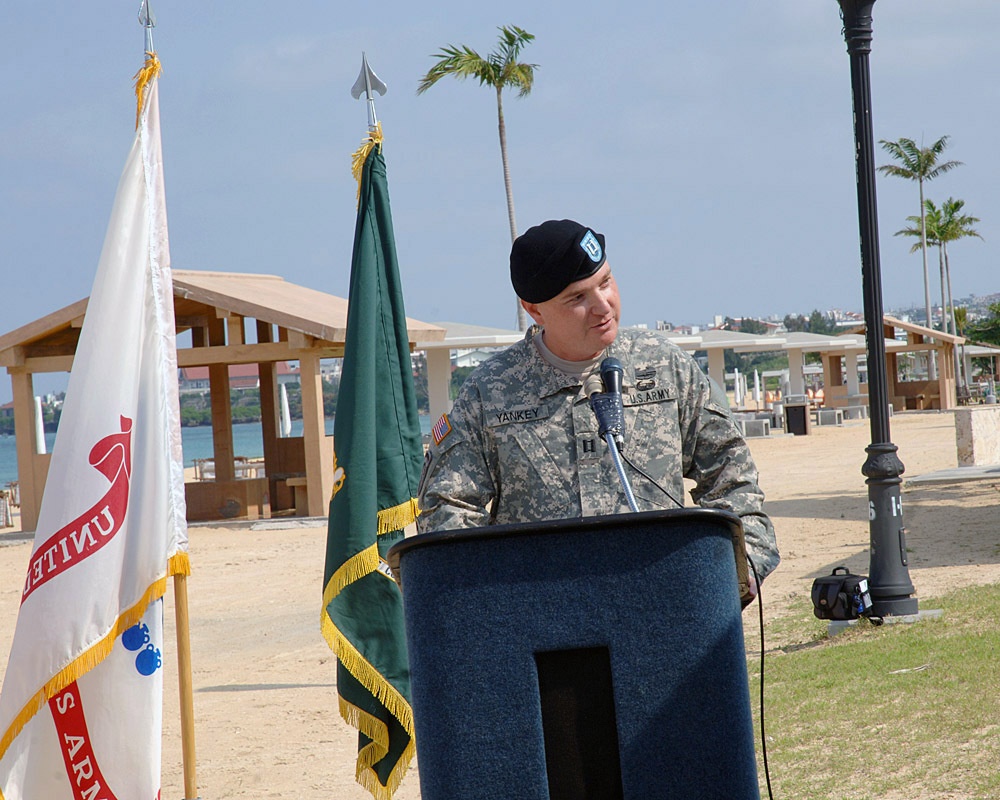 USARPAC MP BN Japan Lt. Col. James Sides visits 247th MP DET COC at Torii Beach May 16, 2014