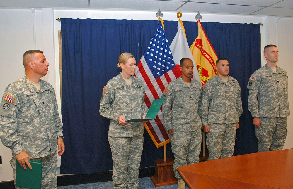 USAG-J Col. Joy Curriera visits USAG-O Torii Station, expresses gratitude to Soldiers