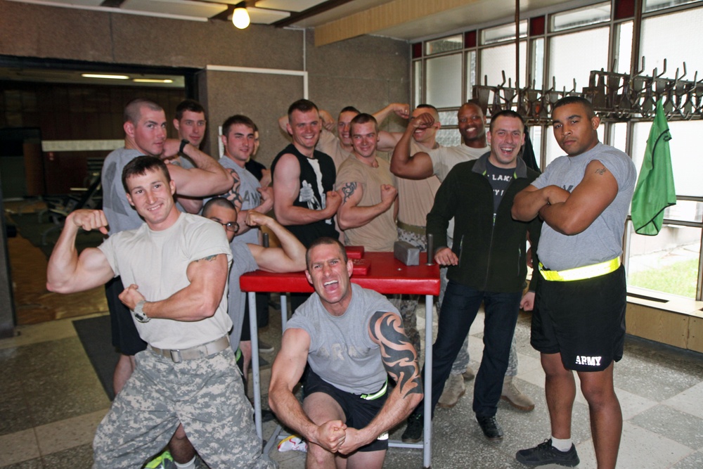 Latvian and US troops square off in allied arm-wrestling showdown