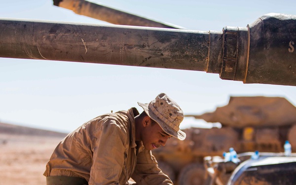 22nd MEU tanks conduct live-fire range during Eager Lion 2014