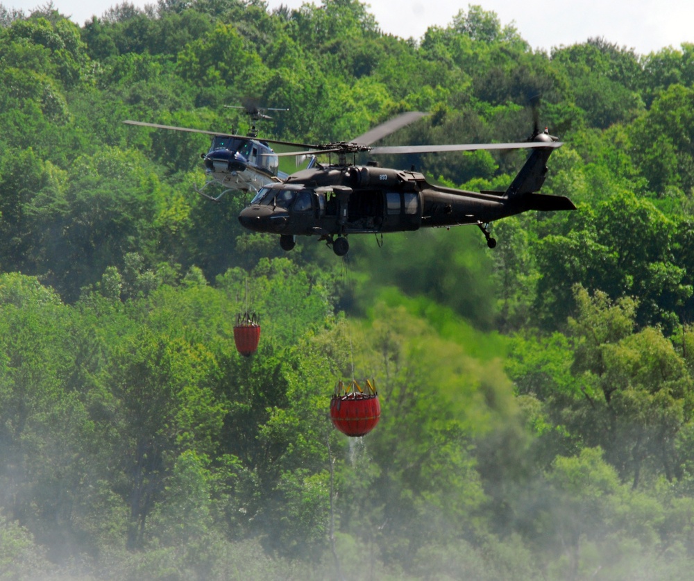 New York Army National Guard and New York State Police helicopter crews train