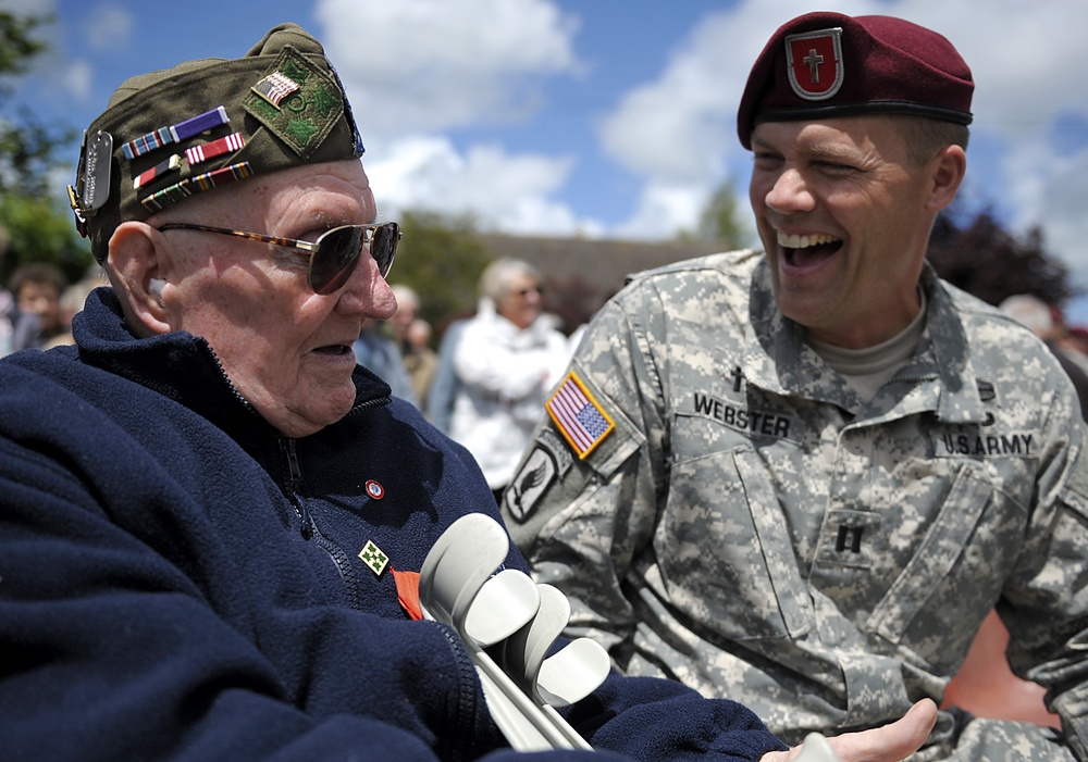 WWII nurses honored during D-Day 70th anniversary