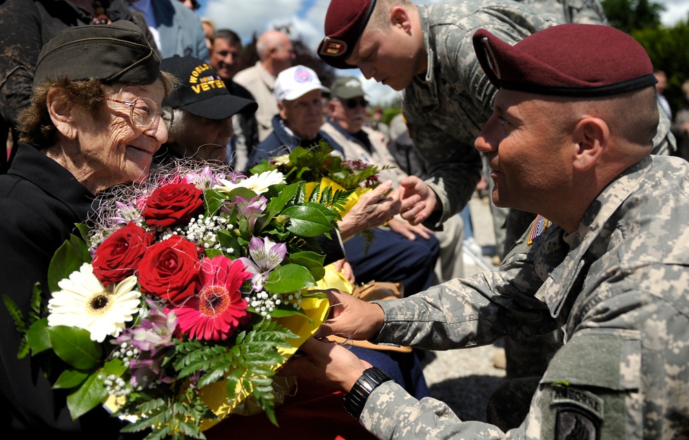 WWII nurses honored during D-Day 70th anniversary