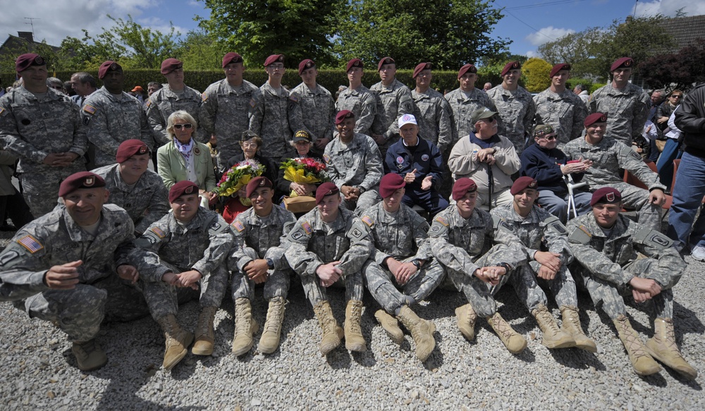 WWII nurses honored during D-Day 70th anniversary