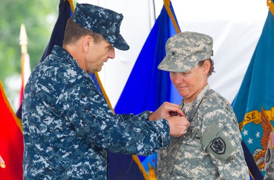 Davidson relinquishes command of DLA Distribution, Dix takes the helm