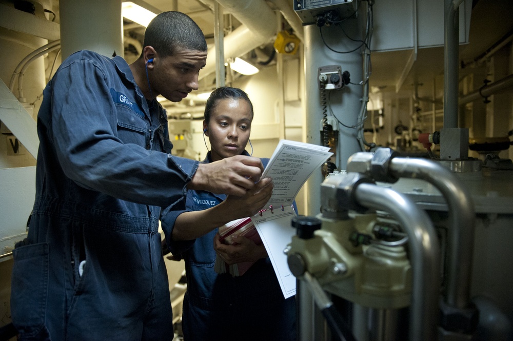 USS Arleigh Burke engineering casualty drill