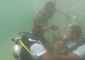 Seabee divers provide SCUBA academy to Solomon Islands Police Force as part of Humanitarian Mine Action (HMA) program