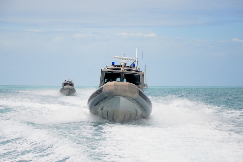 US Coast Guard trains service members in military law enforcement exercise