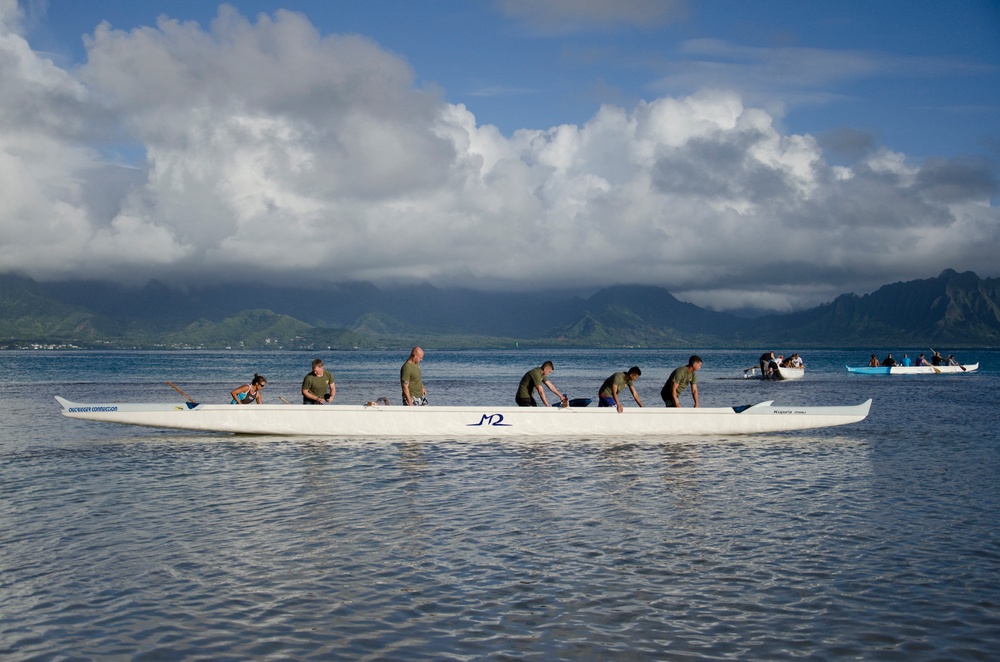 PT at sea: Canoe paddling available to MCB Hawaii units