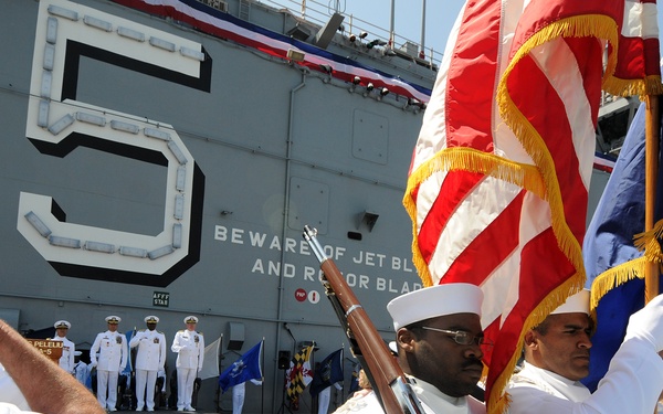 Commander, Amphibious Squadron 3 change of command