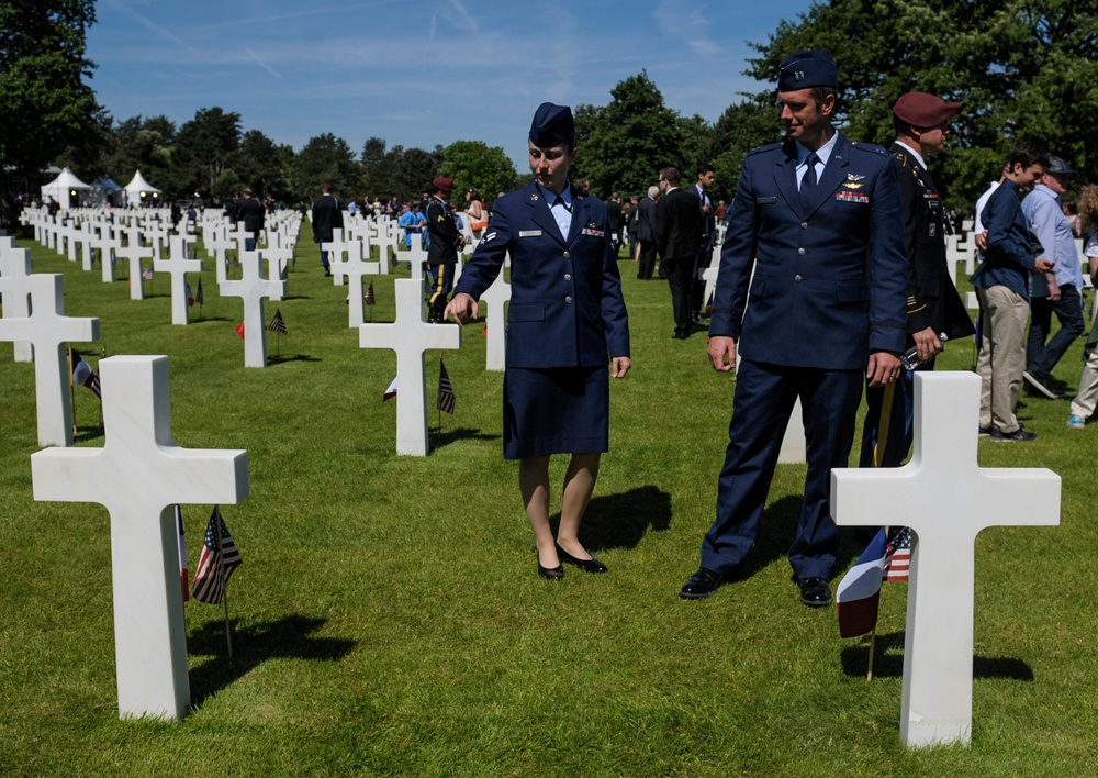 President Obama honors D-Day vets in Normandy