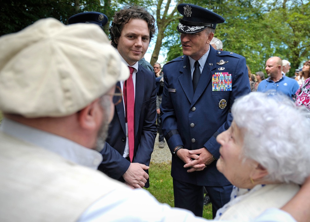 86th AW commander unveils WWII memorial in Normandy