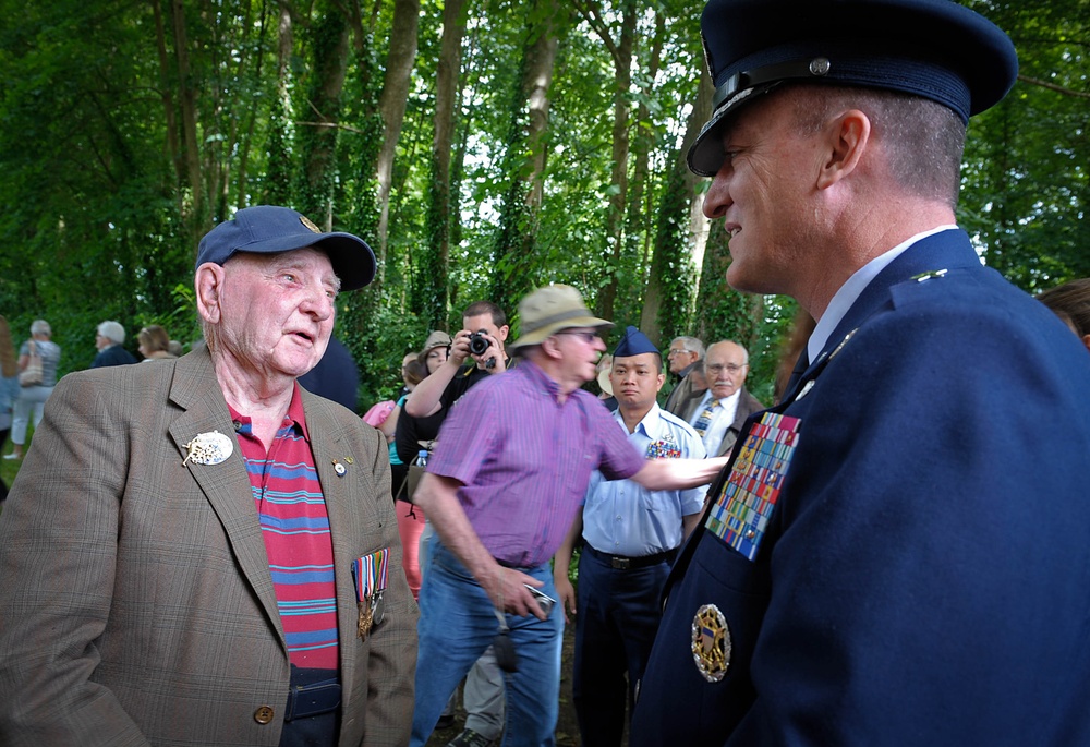 86th AW commander unveils WWII memorial in Normandy